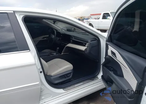 2025 Toyota Camry Xle z USA, uszkodzony, nr VIN 4T1DAACK0SU027787